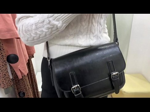 ❤️ Javna masturbacija mlade kujice FeralBerry s dildom u sobi za mjerenje ❤️❌  Seks u pornografiji hr.aircoolershop.top ❌❤